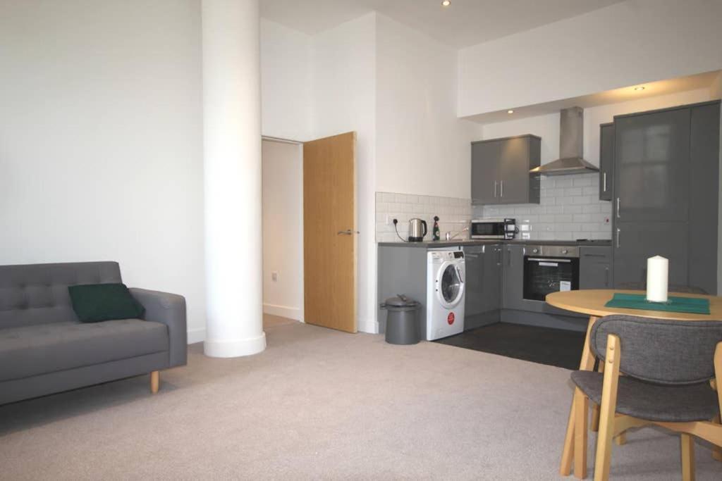 Smart Living Apartments Bradford  Exterior photo