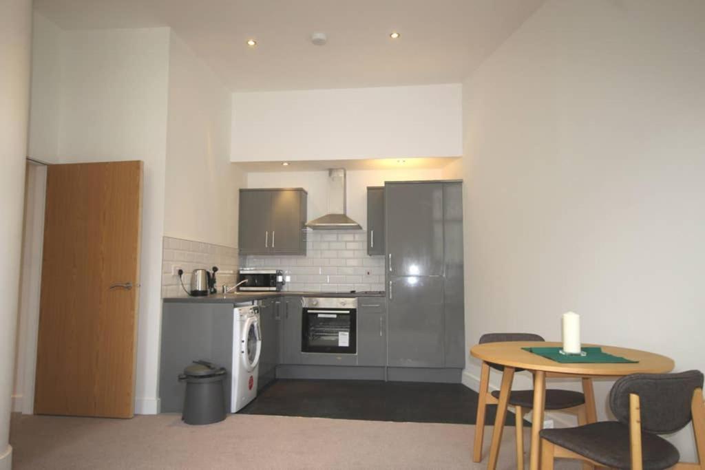 Smart Living Apartments Bradford  Exterior photo